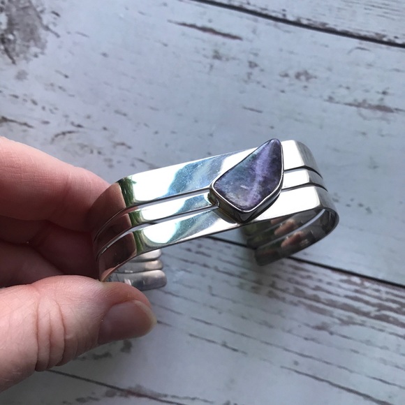 Handmade Silver and Charoite wide cuff bracelet - Picture 2 of 6